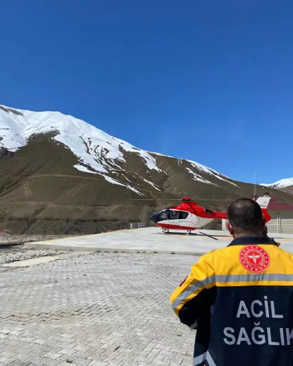 Ambulans helikopter 91 yaşındaki hasta için Diyarbakır'a havalanıyor