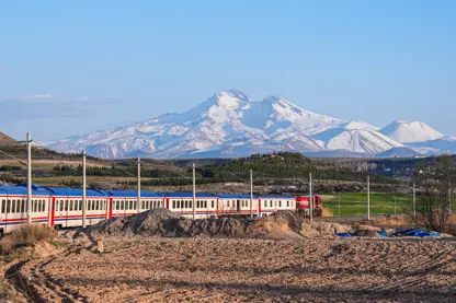 Ankara'dan Diyarbakır'a uzanan Türkiye'nin yeni turistik treni 