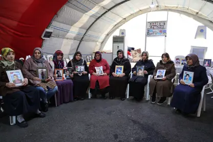 Diyarbakır anneleri Ramazan Bayramı'nı çocuklarına kavuşma ümidiyle karşılıyor
