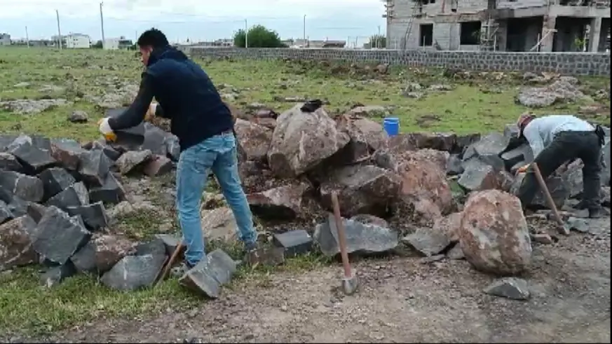 Diyarbakır’da taş ustaları  tarihi tekrar yaşatıyor