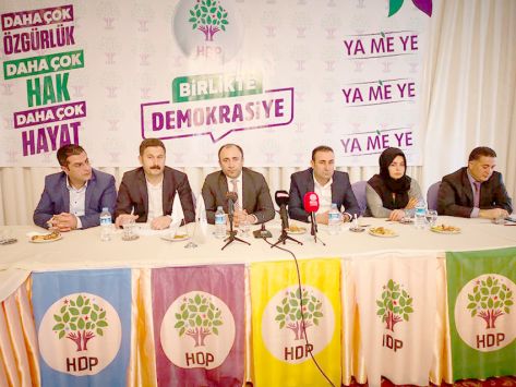HDP'liler Saadet lehine çekildi!