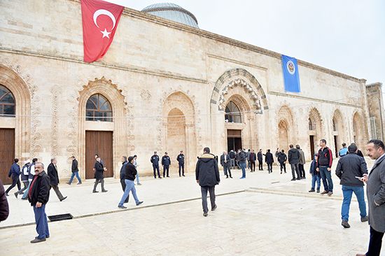 Kızıltepe'deki tarihi Ulu Camii ibadete açıldı