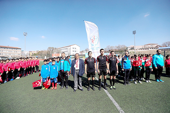 13 Yaş Altı Futbol Gelişim Projesi Turnuvası başladı