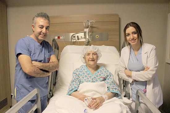 112 yaşında kapalı ameliyatla böbrek taşından kurtuldu