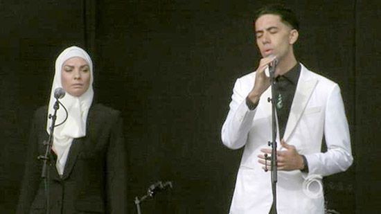 Yeni Zelandalı sanatçıdan Müslümanlara başörtülü destek