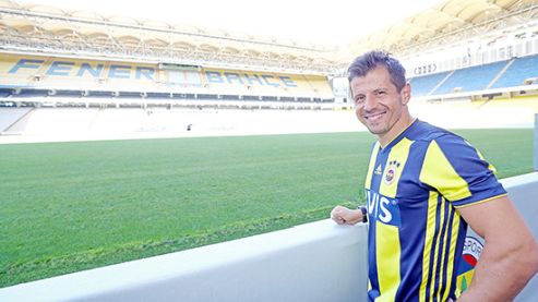 Emre Belözoğlu resmen Fenerbahçe'de