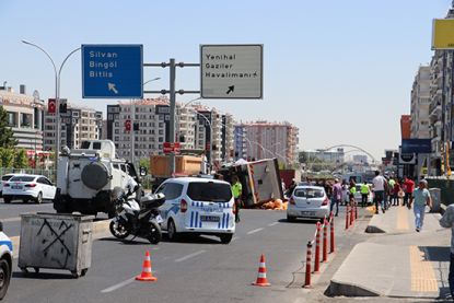 Diyarbakır'da kamyonet ile otomobil çarpıştı: 2 yaralı