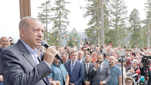 Erdoğan: Şehitlerimizin kanı yerde kalmayacak