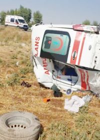 Kazadan dönen ambulans kaza yaptı 