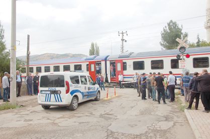 Adıyaman'da trenin çarptığı kadın öldü