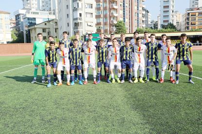 Silopili gençler Fenerbahçe U17 alt yapı takımı ile karşılaştı 