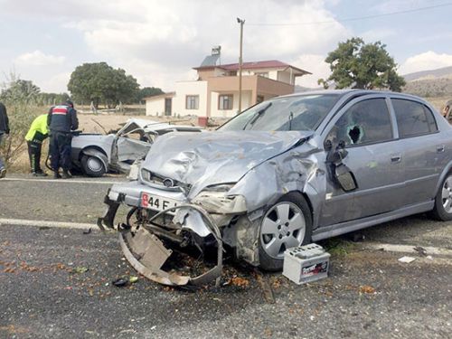 Elazığ'da trafik kazası: 1 ölü, 3 yaralı