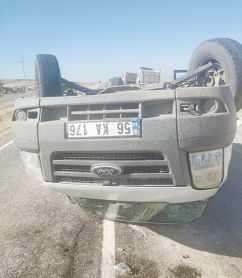 Siirt’te minibüs devrildi: 2 yaralı 