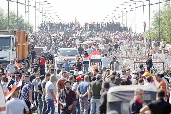 Irak'taki gösterilerde en az 460 kişi hayatını kaybetti