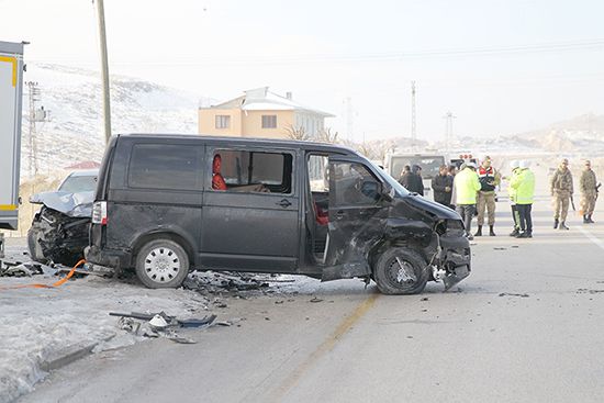 Van'da trafik kazası: 11 yaralı