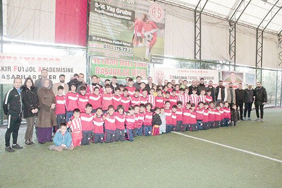 Diyarbakır’da gençler futbol ile sosyalleşiyor 