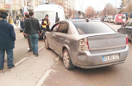 Elazığ'da motosiklet ile otomobil çarpıştı:1 yaralı 