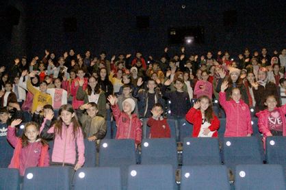 Öğrenciler sinemada