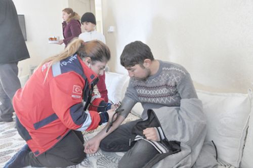 Şırnak'ta sağlık ekipleri diyaliz hastası 2 kardeş için seferber oldu 