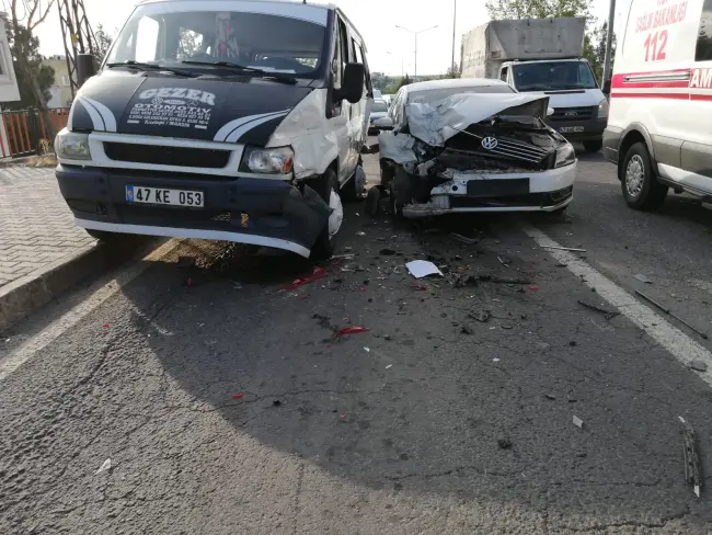 Diyarbakır’da üç aracın karıştığı kazada 1 kişi yaralandı