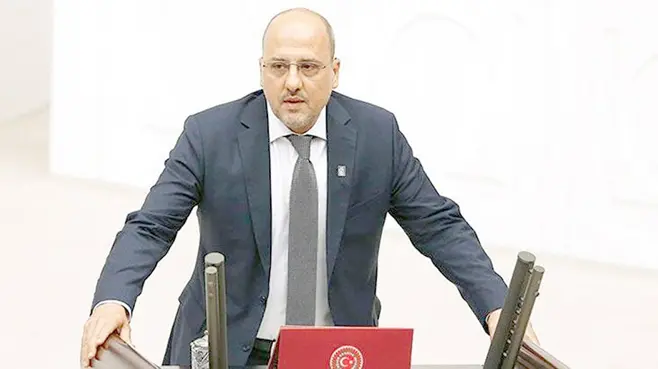 Ahmet Şık HDP'den istifa etti