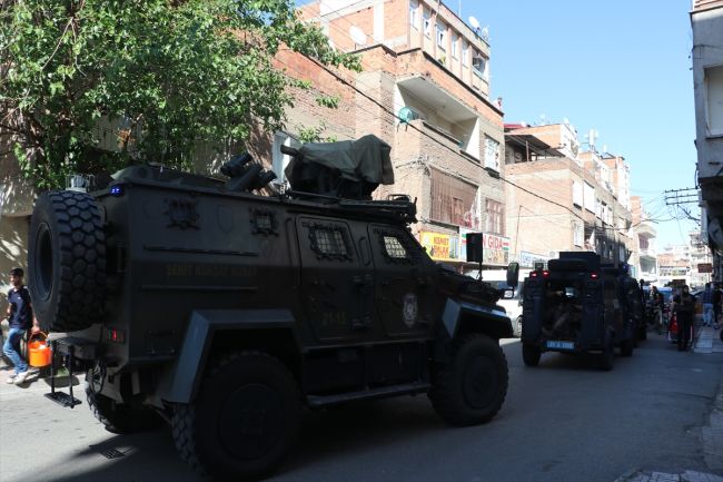 Diyarbakır’da polise silahlı saldırı: 1 polis şehit