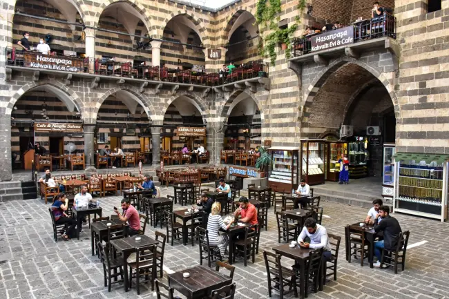 Diyarbakır’daki tarihi mekanlardaki işletmeler müşterileriyle buluştu
