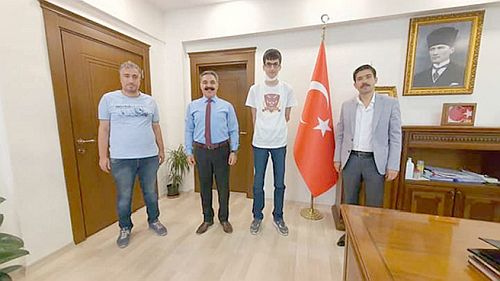 LGS Ergani birincisinden Kaymakam Öztürk'e ziyaret