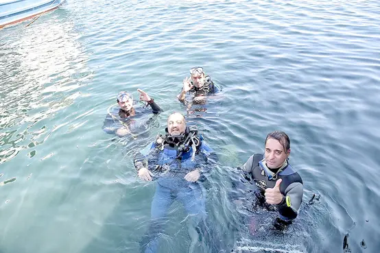 Tuzla'da Gençlik Gemisi öğrencileri, Diyarbakırlı çocuklarla denize daldı