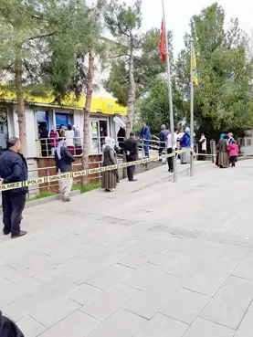 PTT Çınar şubesi Covid-19 vakaları görülünce kapatıldı
