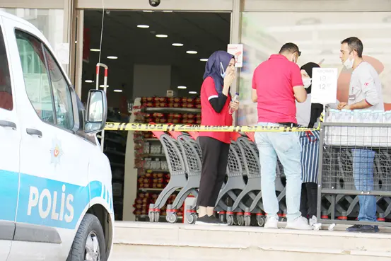 Diyarbakır'da dehşet anları: Önce marketi soydu, ardından çalışanı kaçırdı 