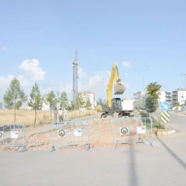 Ergani'de yol yapımı