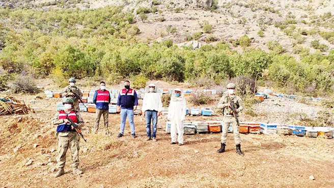 Çaldıkları arı kovanlarını başkasına satan 2 kişi gözaltına alındı