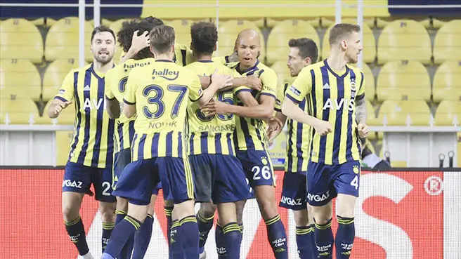 Fenerbahçe'de eksikler geniş kadroyu kısıtladı