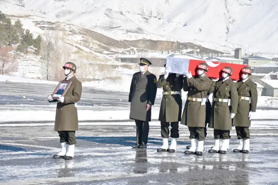 Çığ düştü bir şehit!