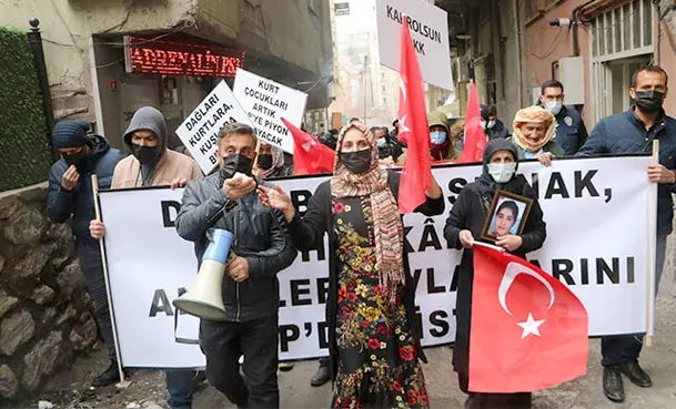 Hakkari'de HDP'liler evlat eylemini engellemeye çalıştı