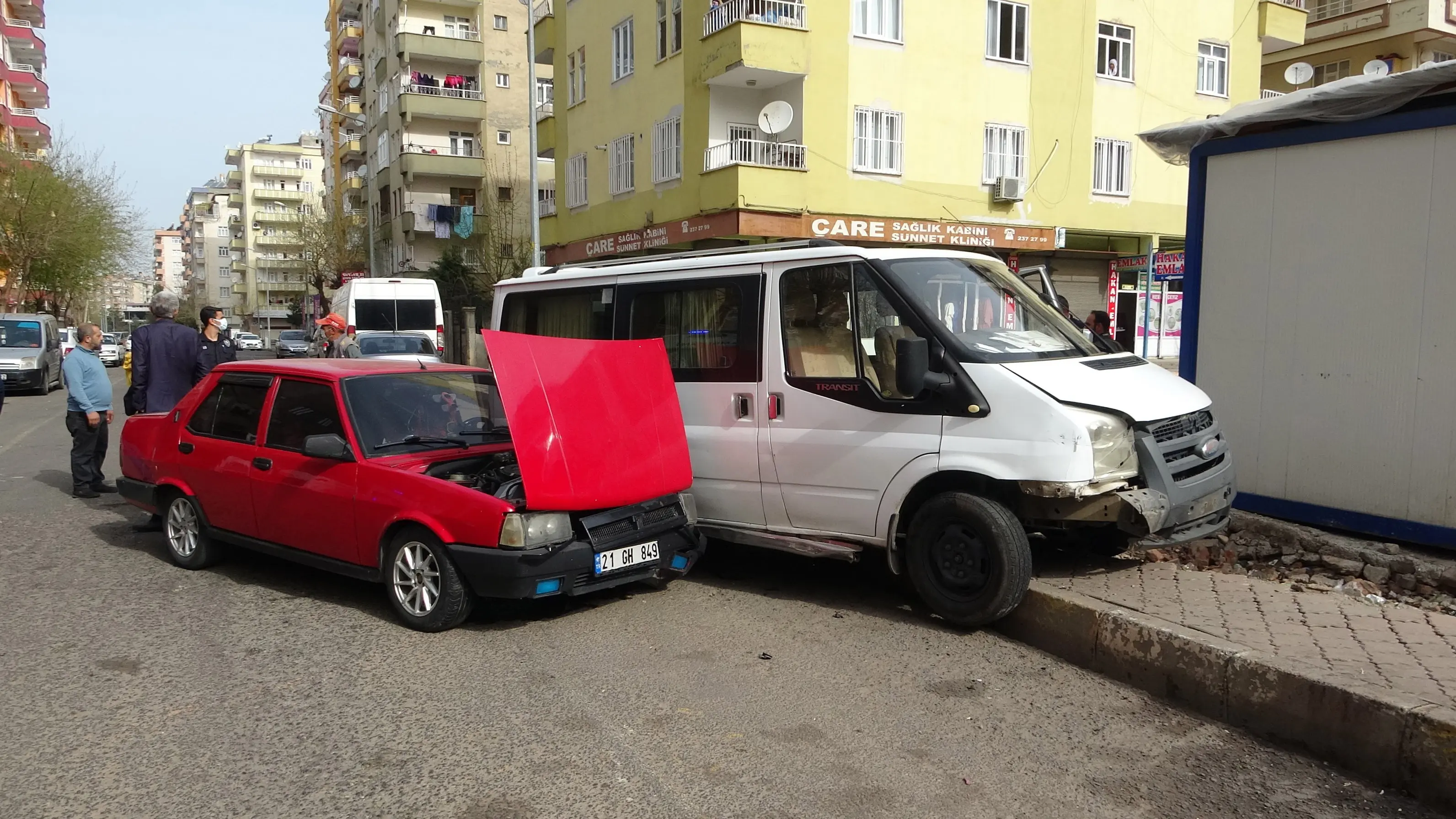 Diyarbakır’da trafik kazası: 2’si çocuk 4 yaralı 