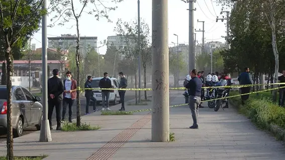Diyarbakır'da, parkta 2 kişiyi silahla yaralayan şüpheli tutuklandı
