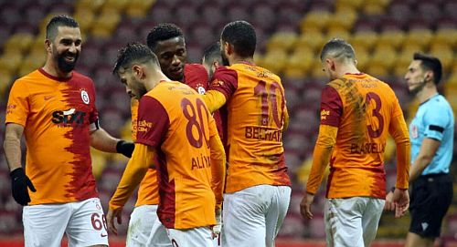 Galatasaray’da üç futbolcunun koronavirüs testi pozitif