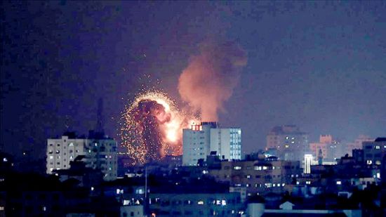 İsrail, Gazze'ye hava saldırılarına yeniden başladı