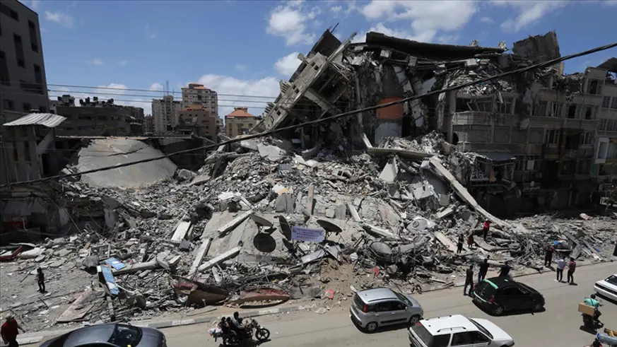 İsrail'in Gazze'ye düzenlediği saldırılarda binlerce kitap yok oldu
