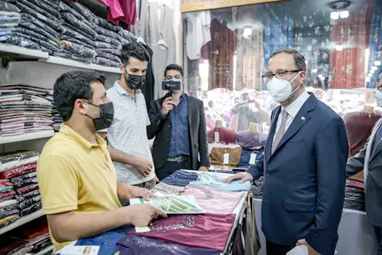 Bakan Kasapoğlu, Diyarbakır'da esnafı ziyaret etti