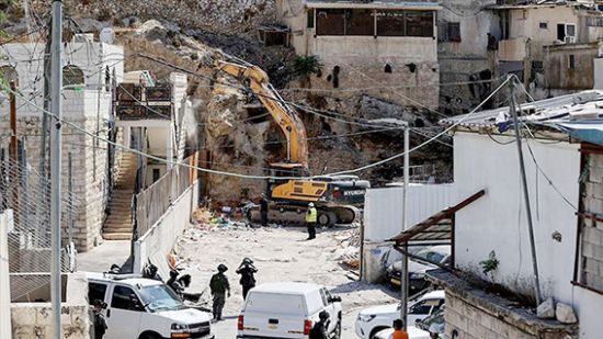 İsrail güçleri Doğu Kudüs’te Filistinlilere ait bir binayı yıktı