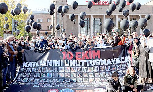Ankara Garı katliamında hayatını kaybedenler anıldı
