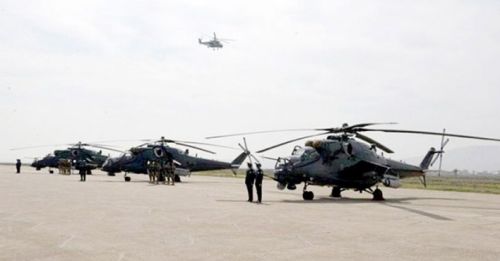 Azerbaycan'da helikopter düştü
