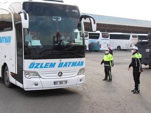 Diyarbakır'da Polis'ten kış lastiği denetimi
