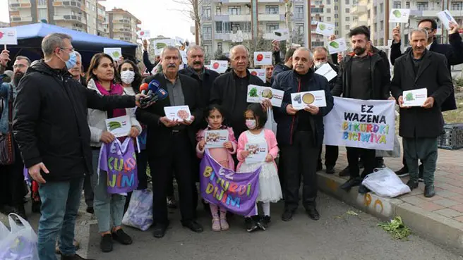 Tezgahta kürtçe etiket