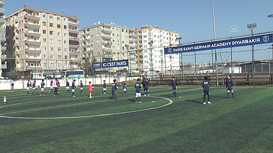 Dev futbol kulüpleri geleceğin yıldız adaylarını Diyarbakır'da da arıyor