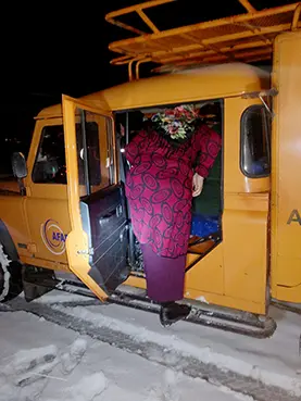Diyarbakır'da karda mahsur kalan 5 kişiyi AFAD kurtardı