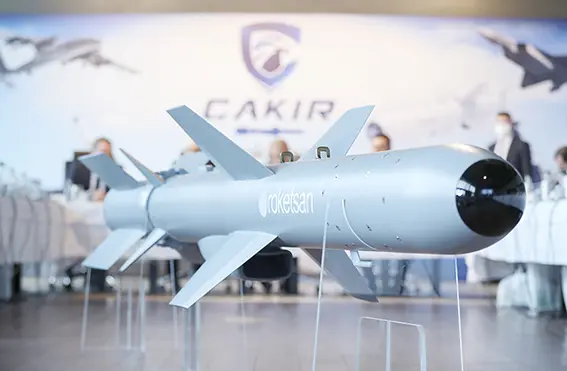 Türkiye'nin yeni seyir füzesi 'Çakır' tanıtıldı